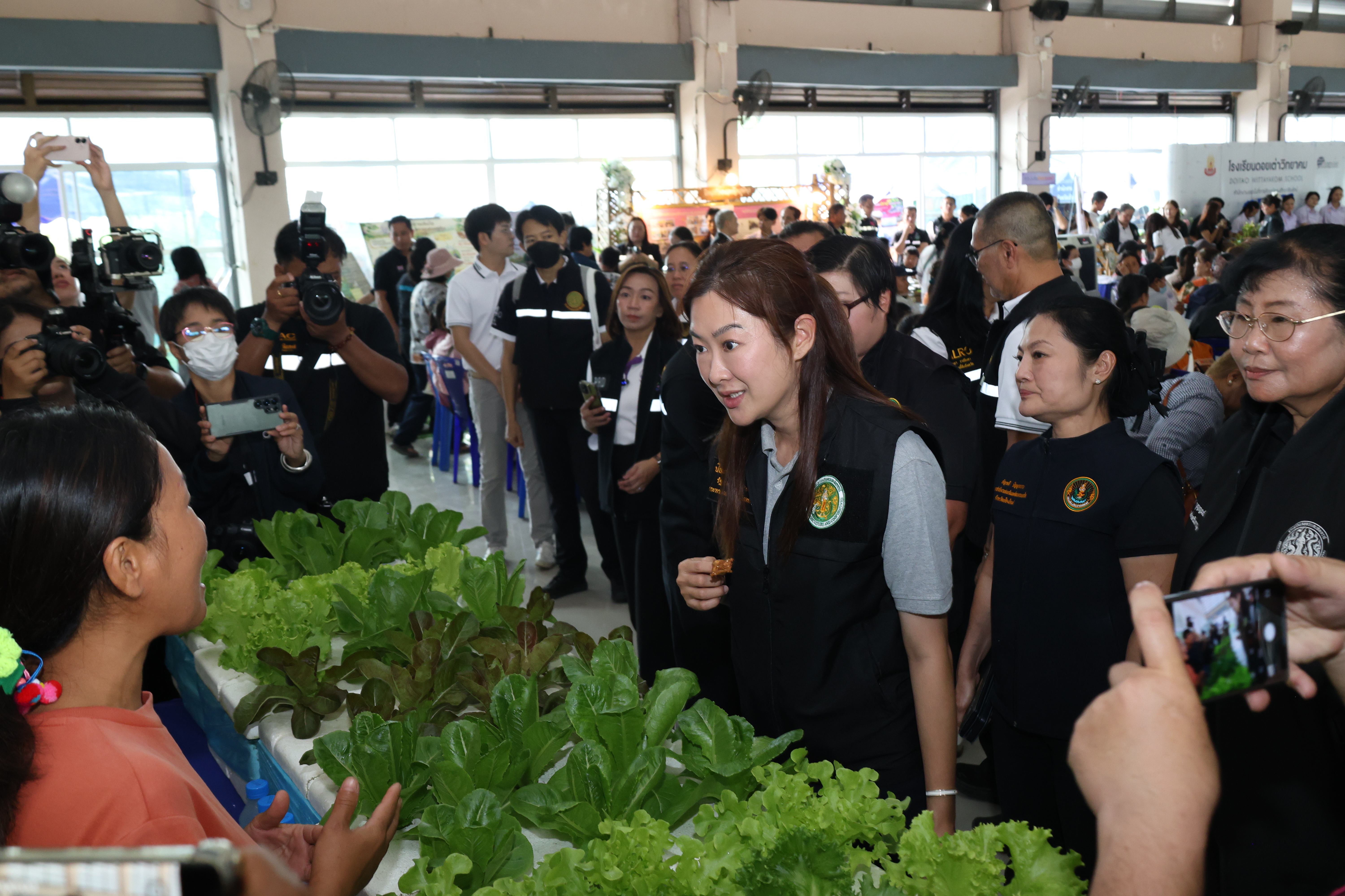 title - ส.ป.ก.ร่วมติดตามรัฐมนตรีช่วยว่าการกระทรวงเกษตรและสหกรณ์ (นางสาวปิยะรัฐชย์ ติยะไพรัช) ลงพื้นที่การตรวจราชการใน อำเภอดอยเต่า อำเภอแม่ริม จังหวัดเชียงใหม่